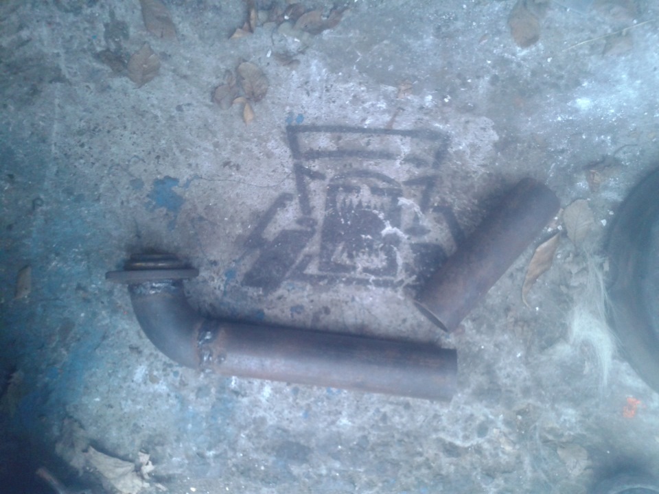 CUSTOM Exhaust bu Maniac Garage 3