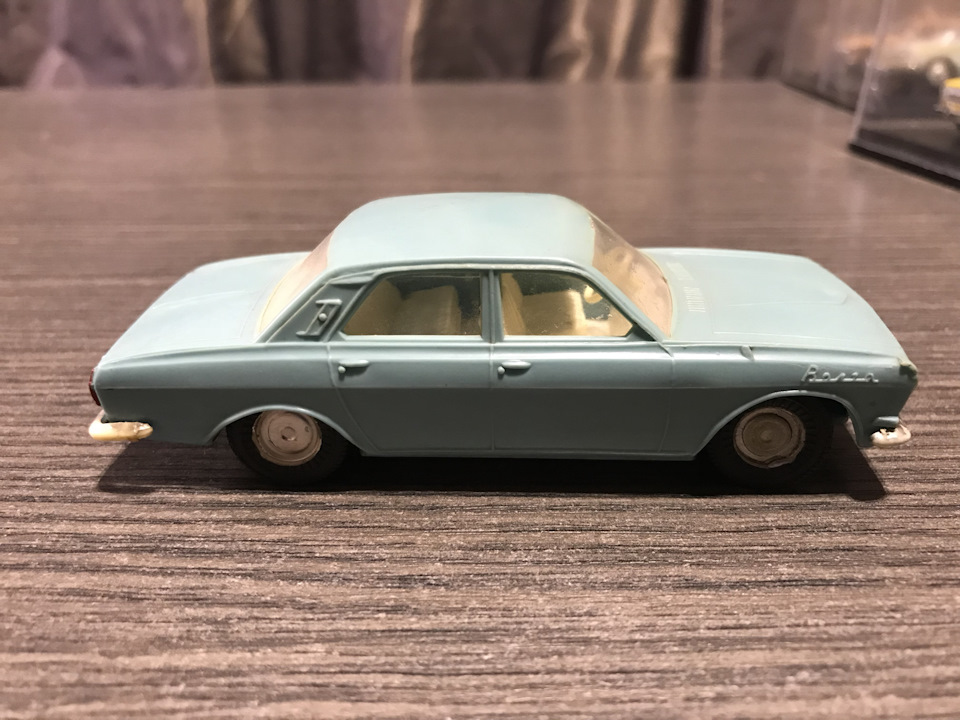 ГАЗ-24 Волга , 1:43, частина шоста 3