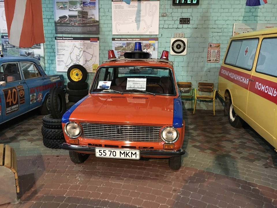 Іграшка в музеї 2