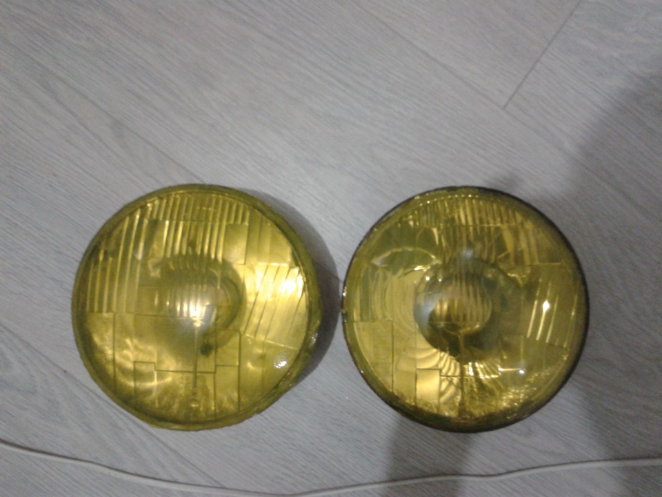yellow eyes 3