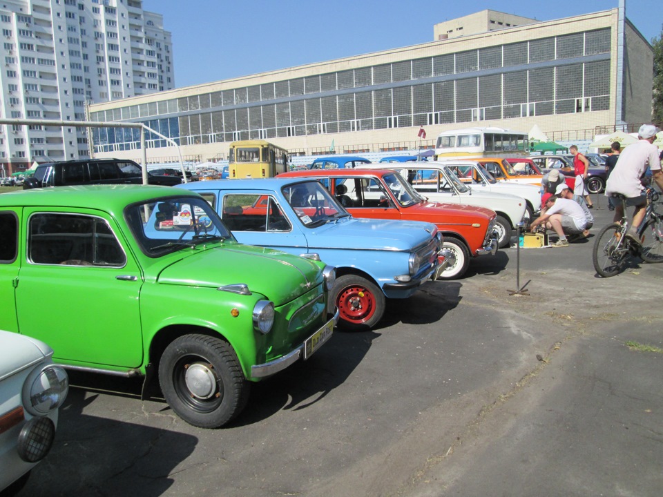 Фестиваль старих автомобілів 3