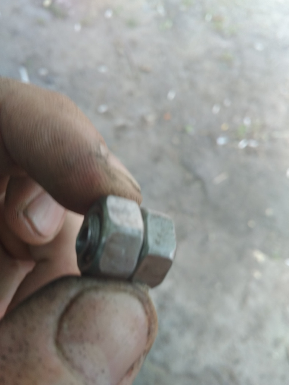Трос педалі газу та боброва міць під капотом 5