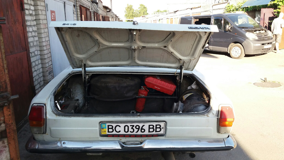 Газові упори багажника 1