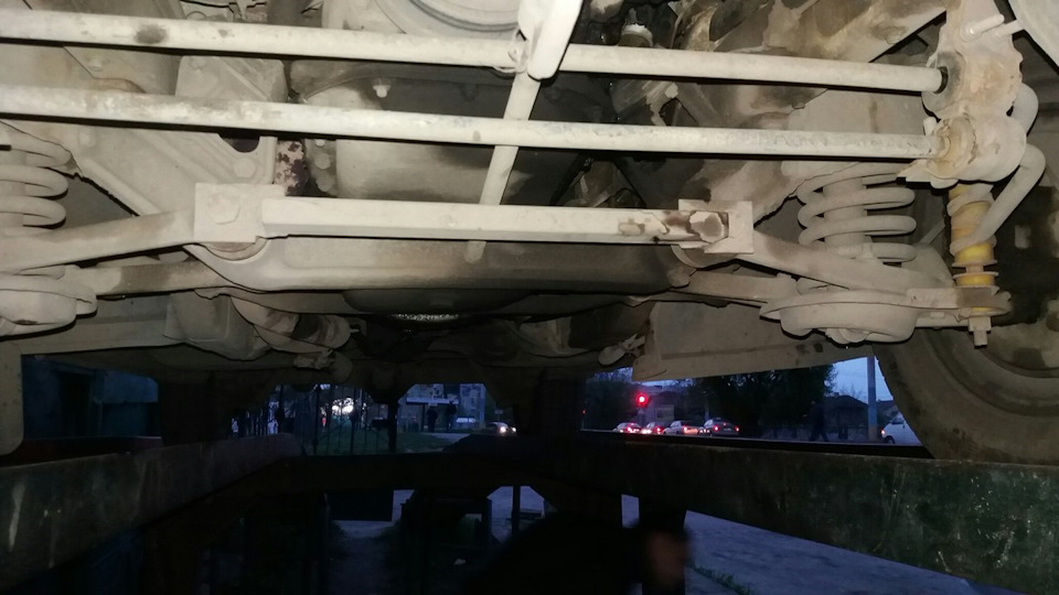 Розпорка ричагів, сквозні шпильки ходовки з ст45 3
