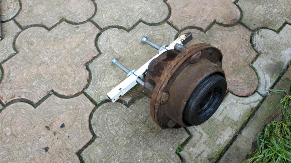 Зйомник ступиці 3