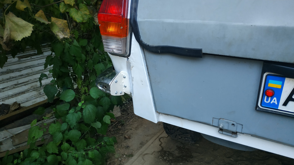 Задній бампер 1