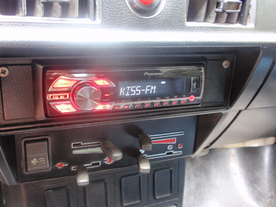 магнітола Pioneer MVH-150UB 3