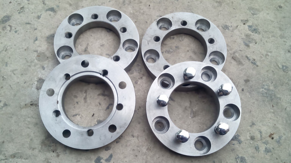 Проставки під БМВ диски 1