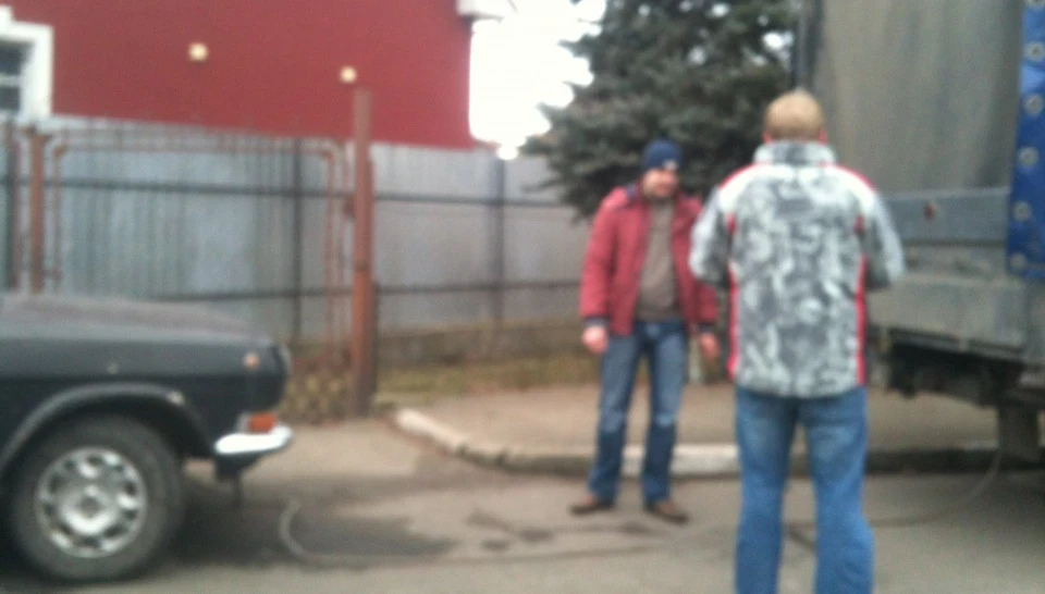 перетягнули машину в гараж