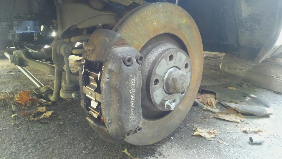 Передні дискові гальма Brembo 4-pot 347mm. ГТЦ та вакуум