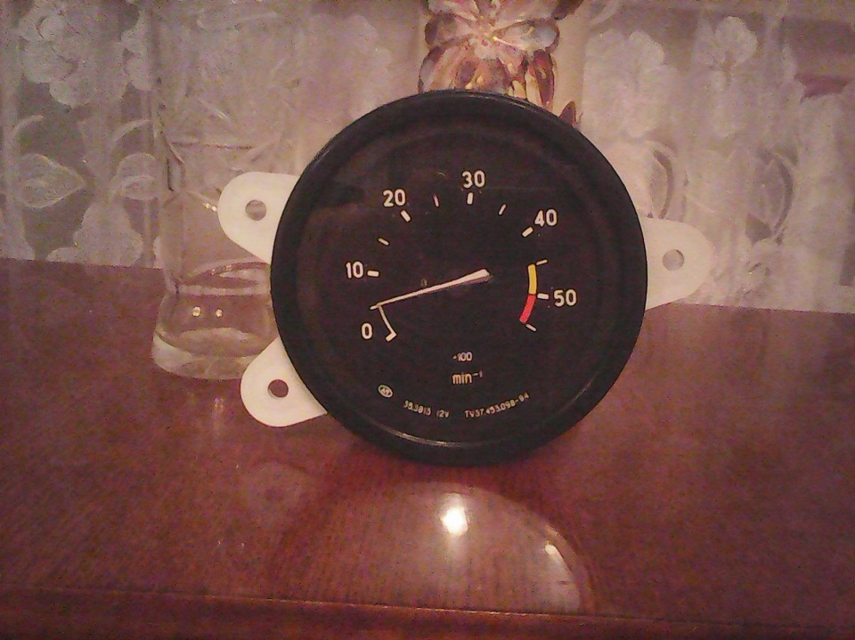 Тахометр на знижку. 1