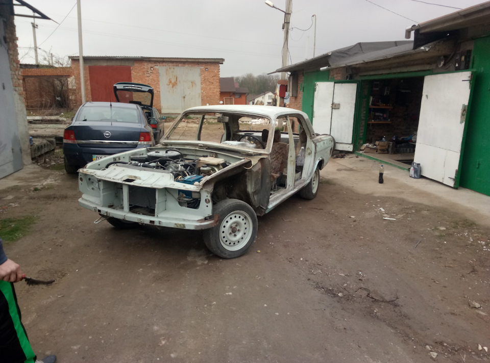 Автомобіль пофарбований 1
