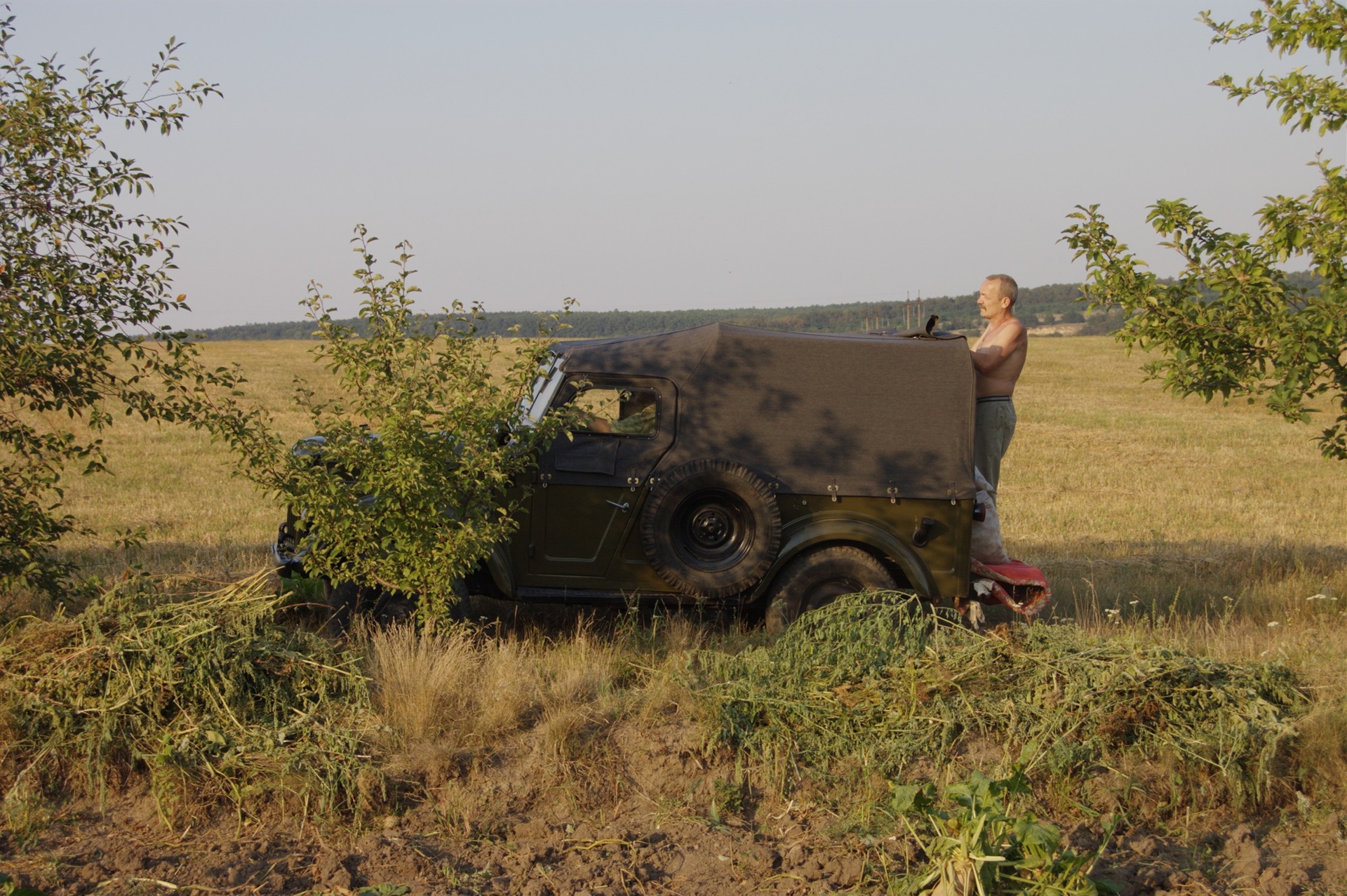 Трудиться теж треба. Не тільки на виставках стояти 1
