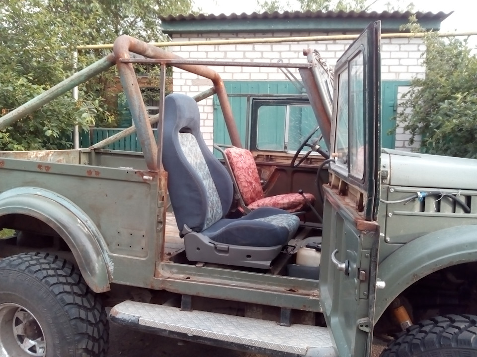 Прикладка передніх сидінь 2