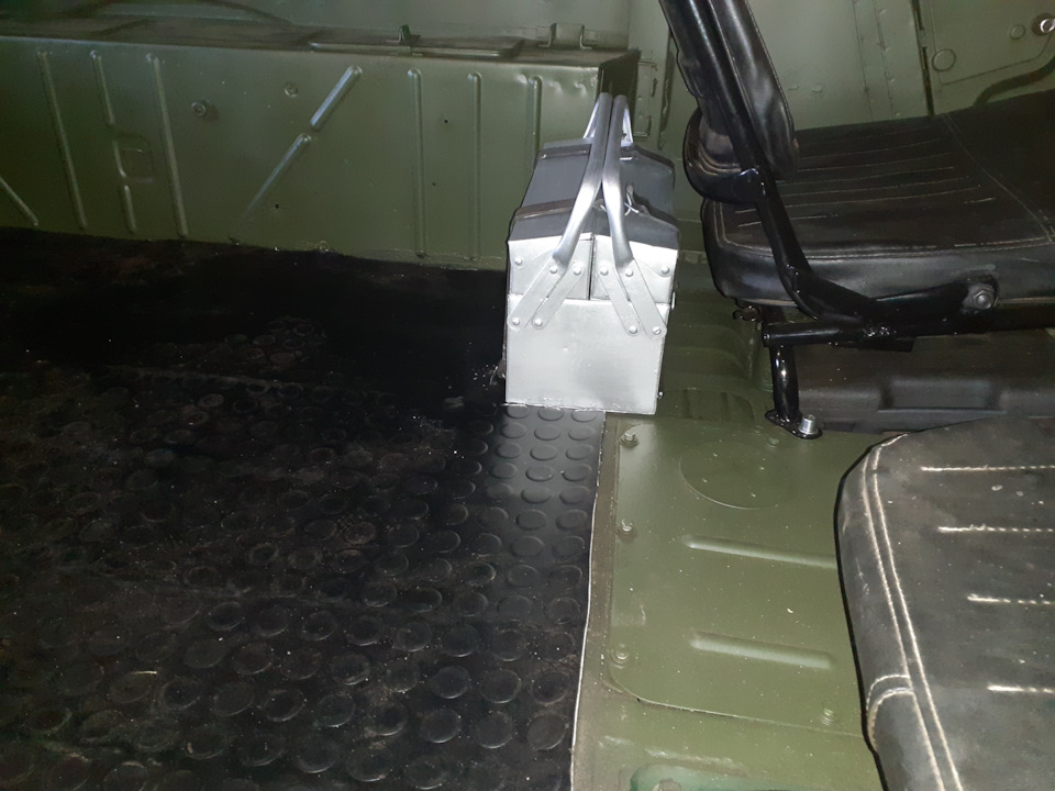 к-124, інструментальний ящик, підготовка до броду та понти 3