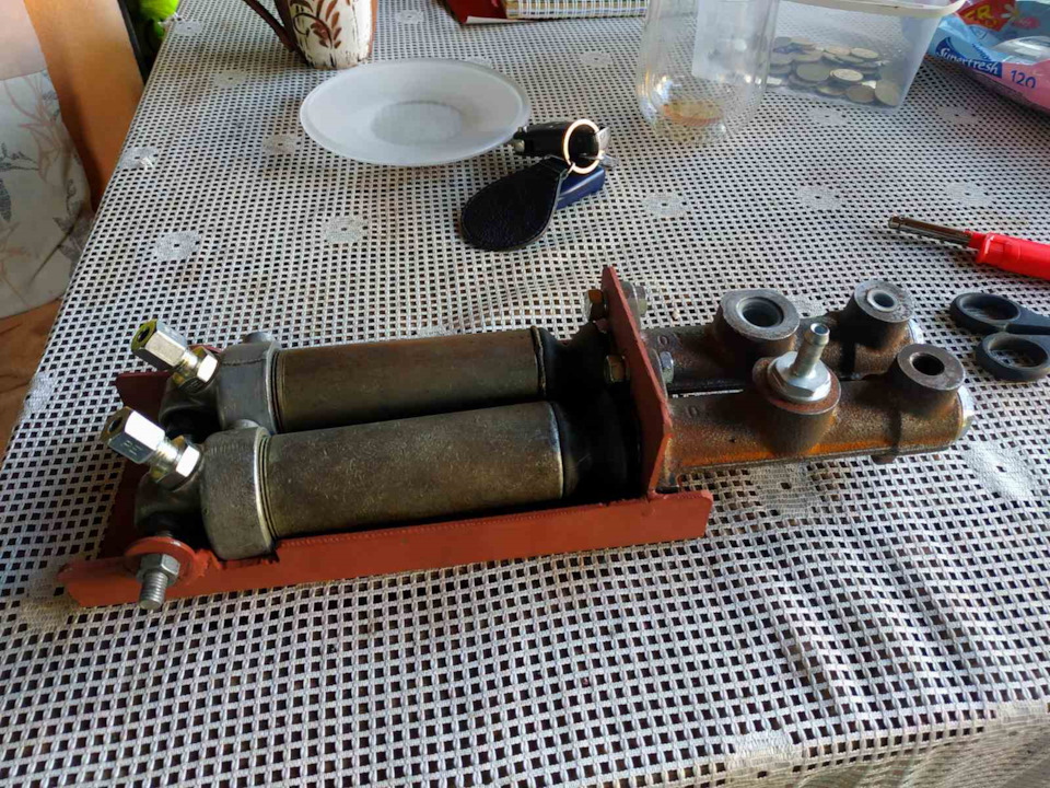 Виконавчий механізм пневмопідручок 1