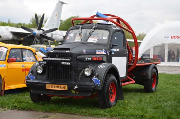 Зустріч із крутими газонами з Естонії на old car land 1