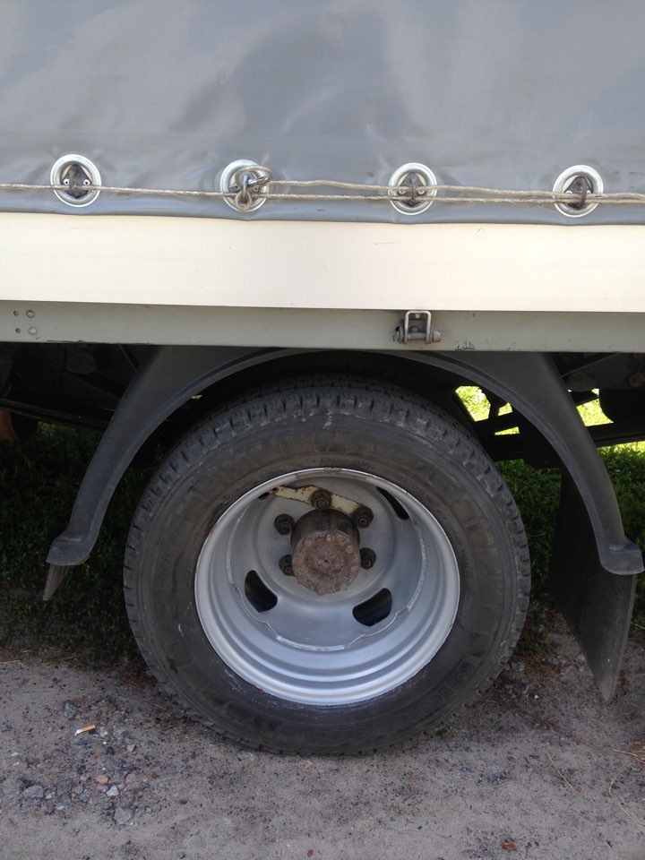 Пофарбував Диски та поставив Michelin 195/75/16C 2