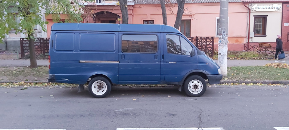 Тоніровка, окуляри в роті жуйка) 1
