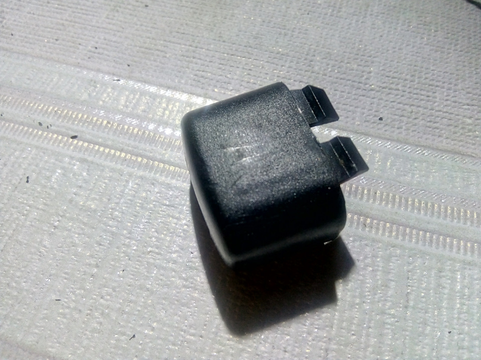 USB у штатній заглушці панелі приладів 2