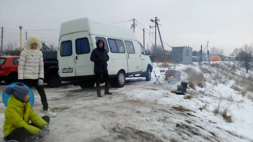 Поїхали з дітлахами кататися на санчатах