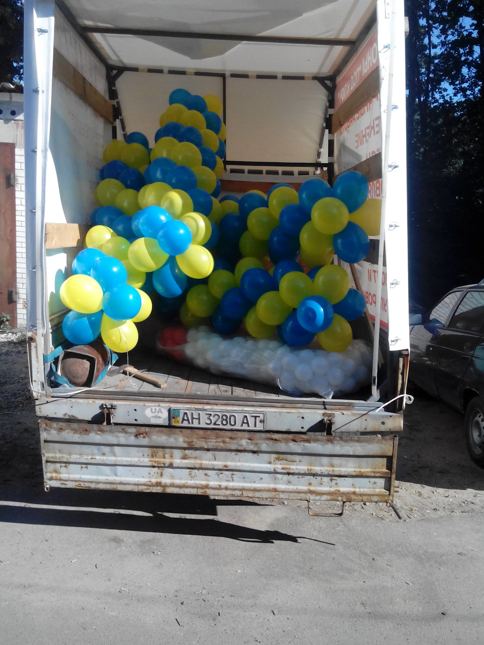 Зробили тент. 2