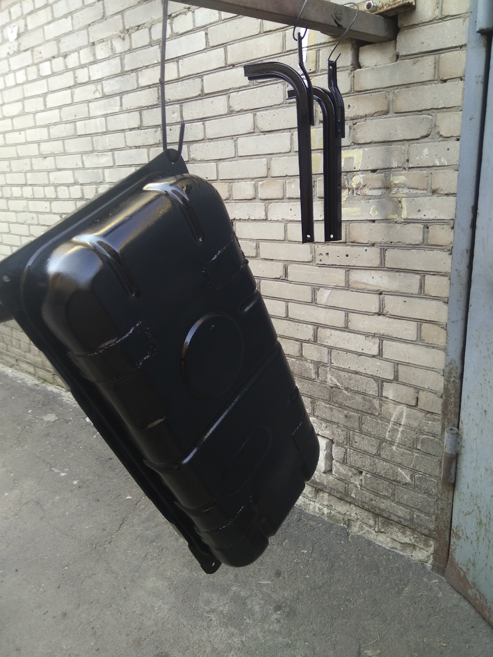 Пофарбував бак та балон 3