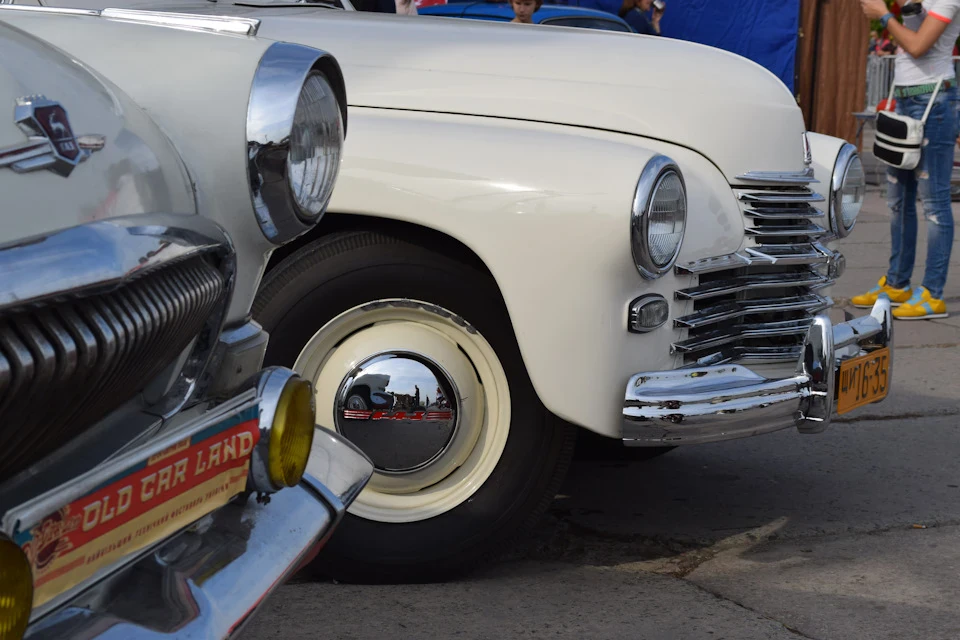 Осенній Old Car Land 2016
