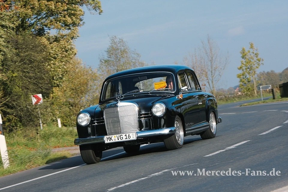 У нас Перемога під ніж , а у них Mercedes 190 Ponton