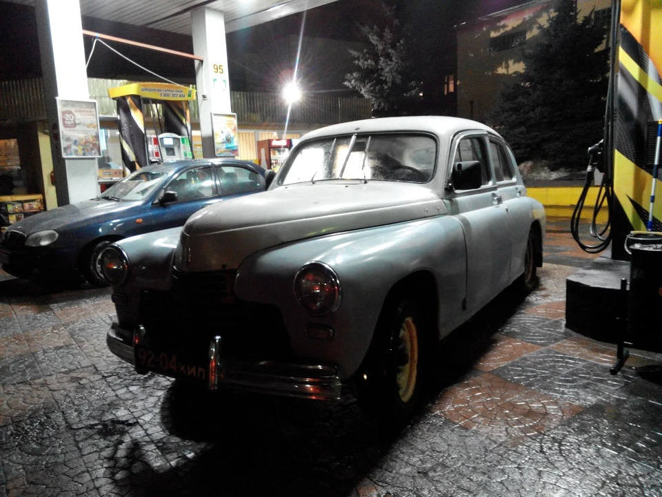Баржа спливла...