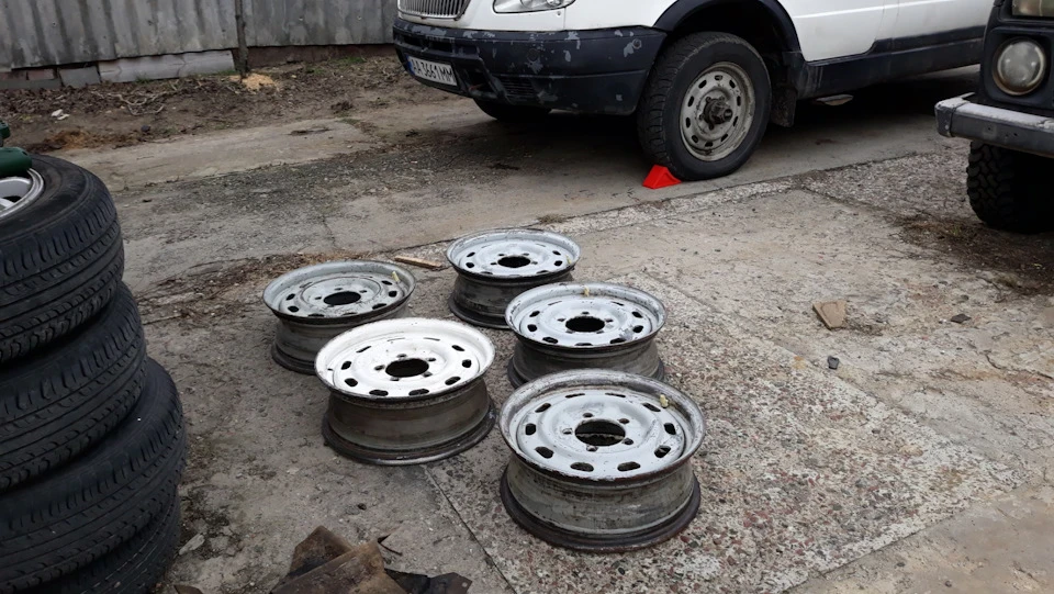 Диски, грунтуем и красим.