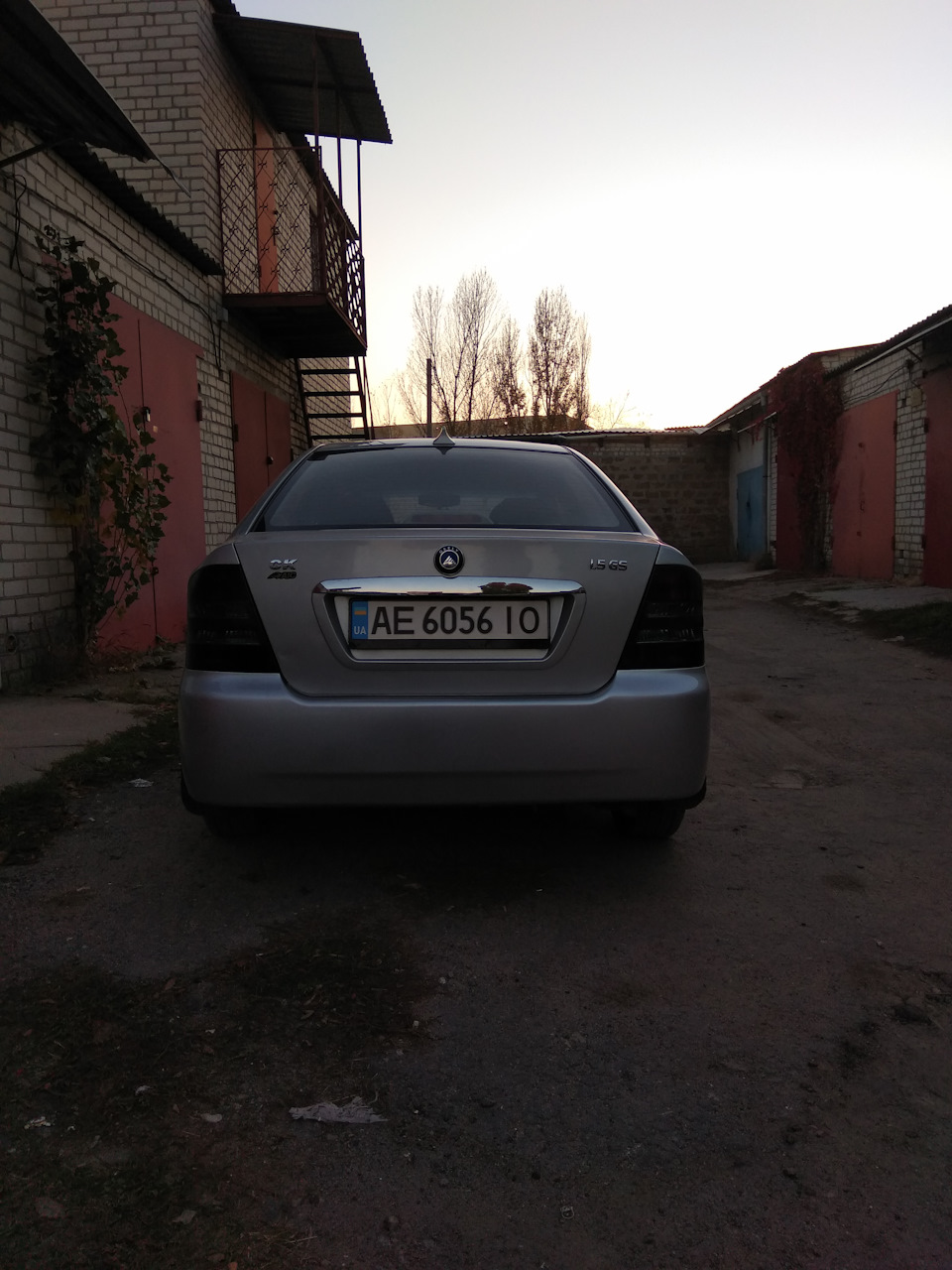 Лоск задних фонарей 1