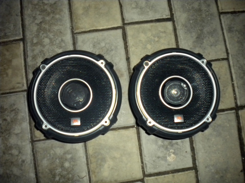 Купив JBL GTO 528 1
