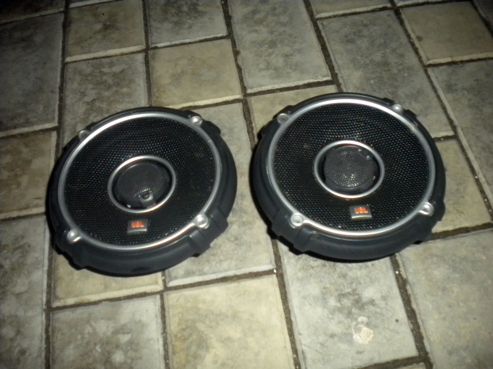Купив JBL GTO 528 3