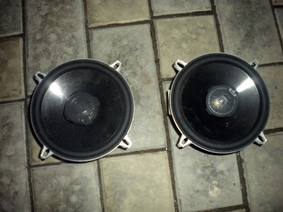 Купив JBL GTO 528 5