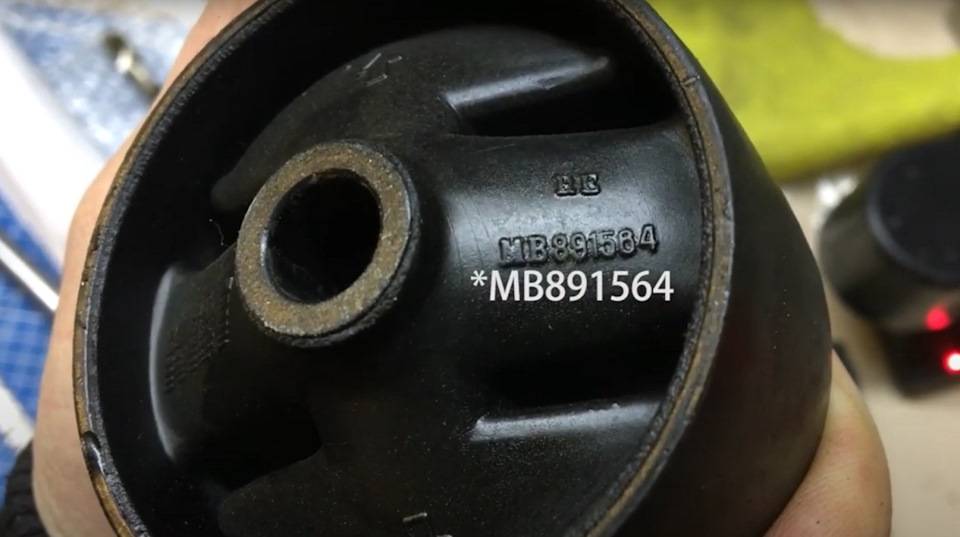 Заміна задньої подушки двигуна (КПП) на аналог RBI від Mitsubishi Lancer 2
