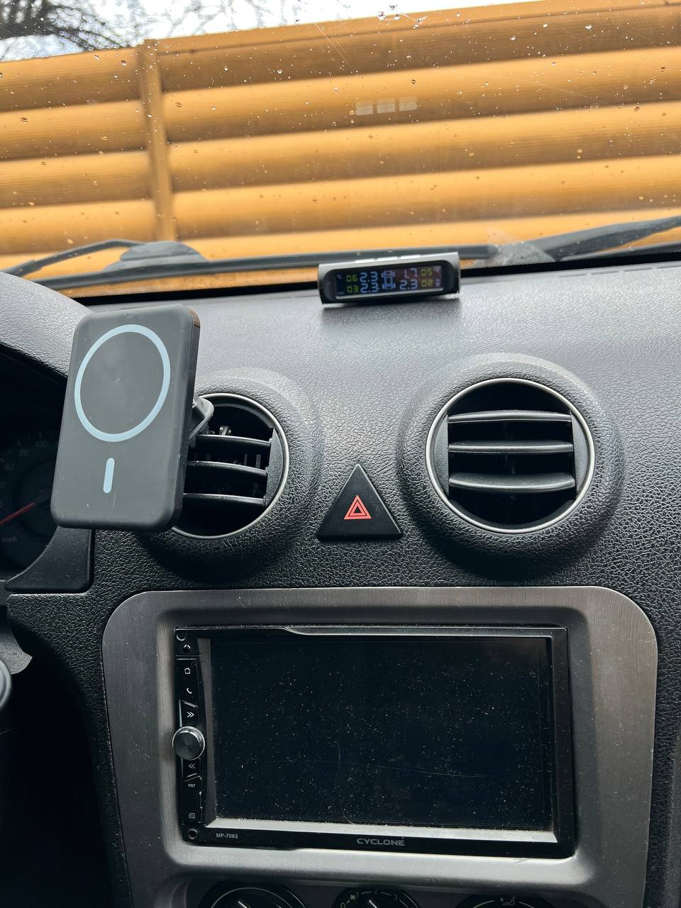 Плюшки для коліс (Датчики тиску шин TPMS та Портативний автокомпресор) 2