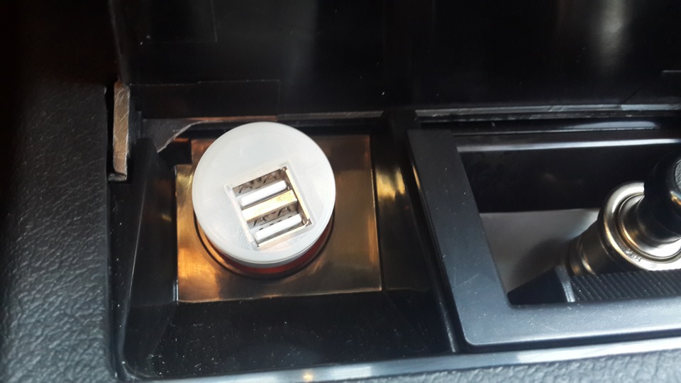 USB заряджання від прикурювача 2