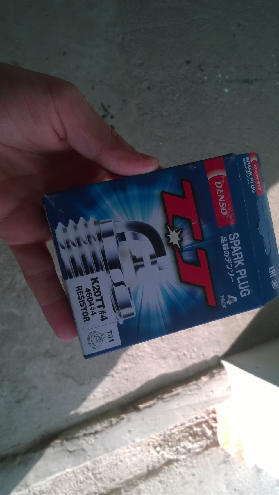 Заміна свічок Denso Spark plug KT20TT 1