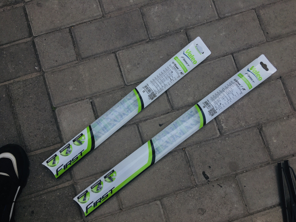 Щітки двірників Valeo 3