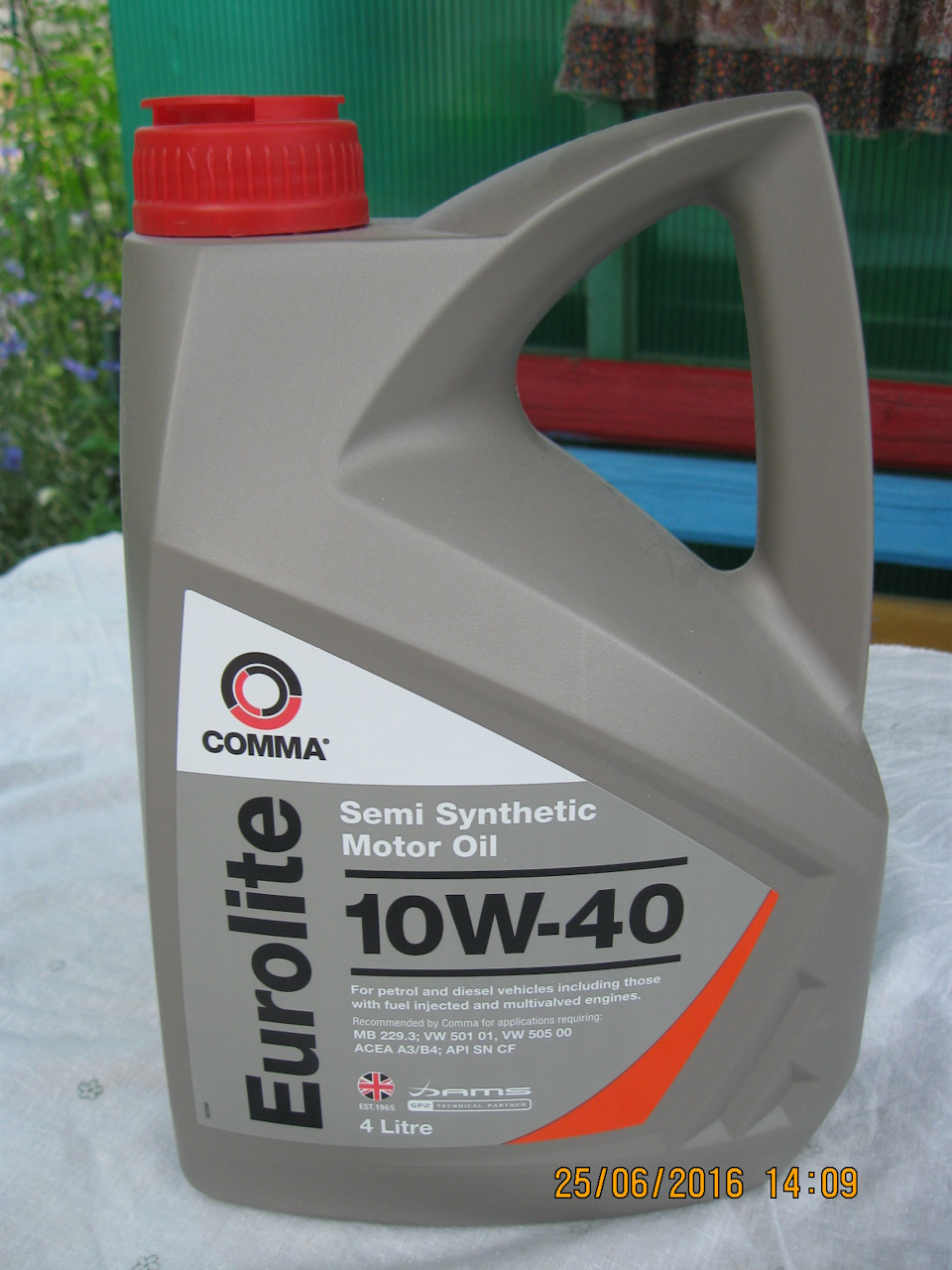 Заміна мастила в двигуні на COMMA Eurolite 10w-40. 1