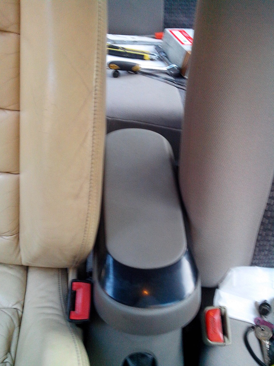 Прикладка переднього крісла, відповідальна. 5