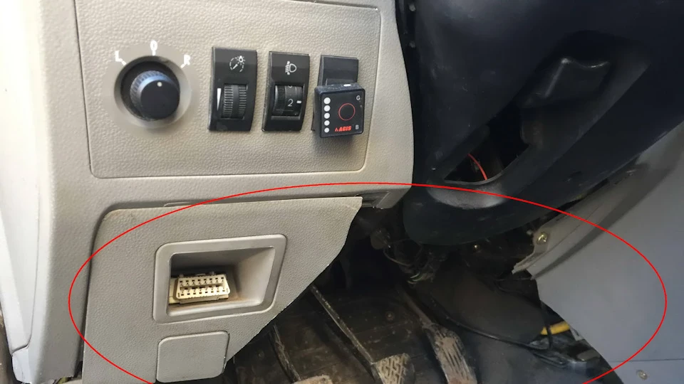 Успіх по пластику салону, невдача за датчиком рівня палива