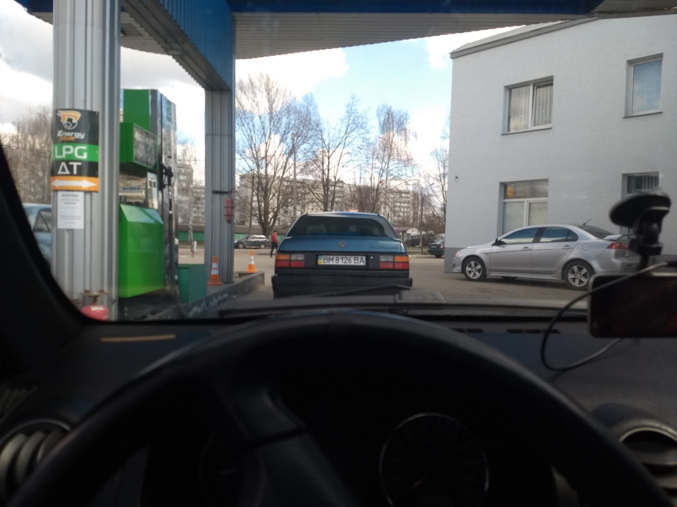 Теплий квітневий день і приємний клопіт з підготовкою до крутих віражів по життю. 3