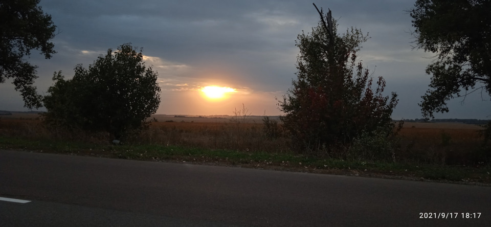 Хіх ... вона знову заглянула в кишеню 2