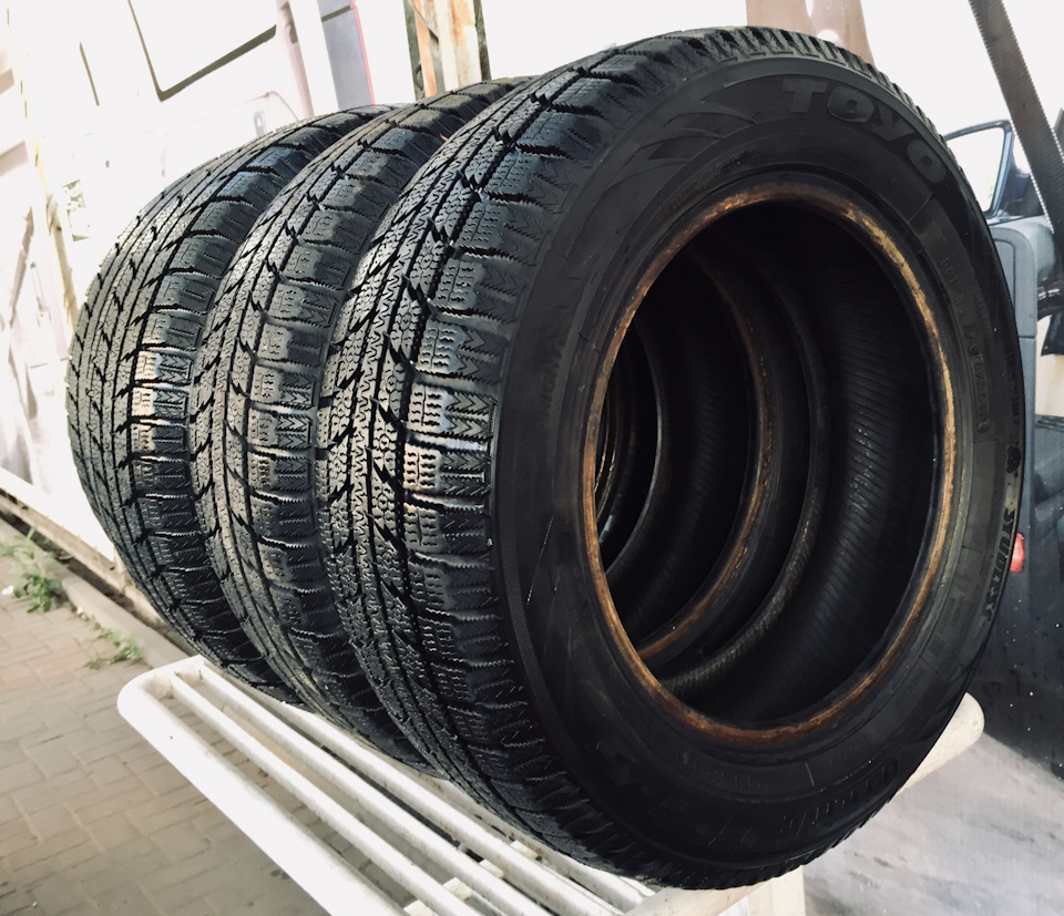 Зимова гума Toyo Tires Observe 2