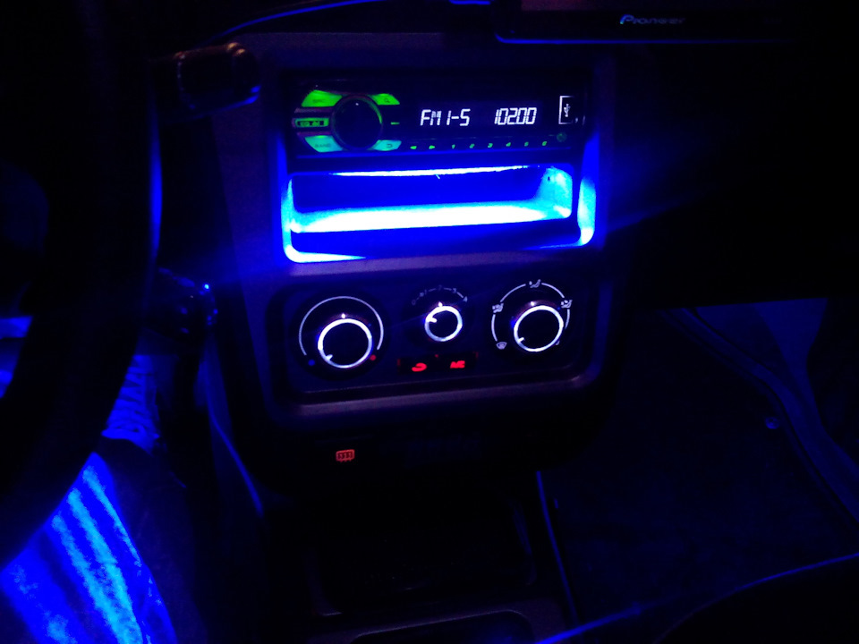 Пересвіт автомагнітоли Pioneer MVH-150UBG 1