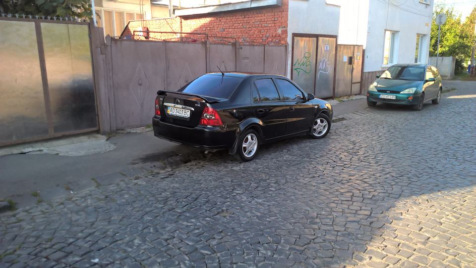 Установка спойлера 2