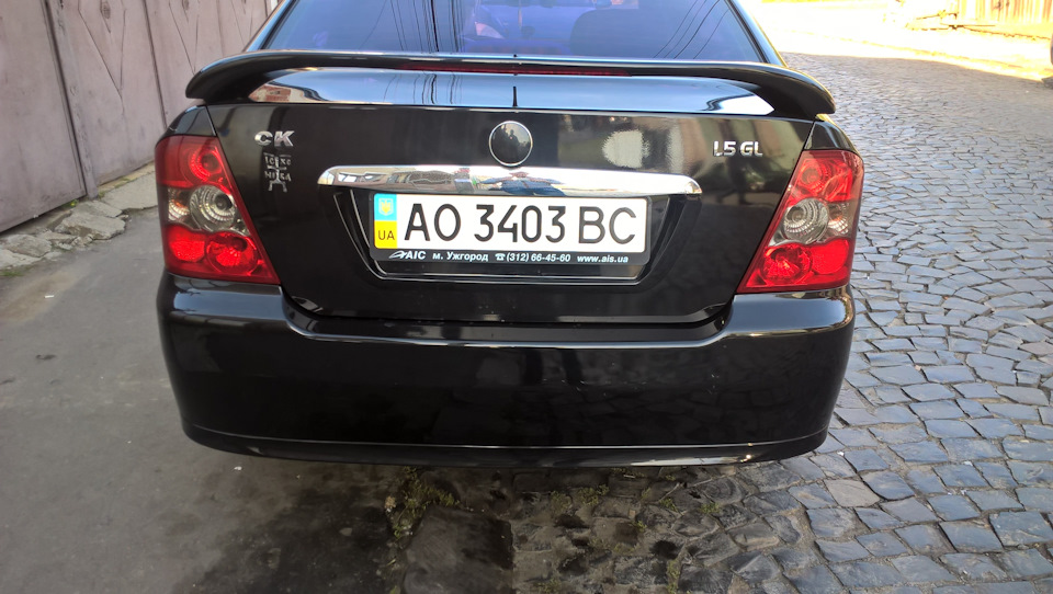 Установка спойлера 3