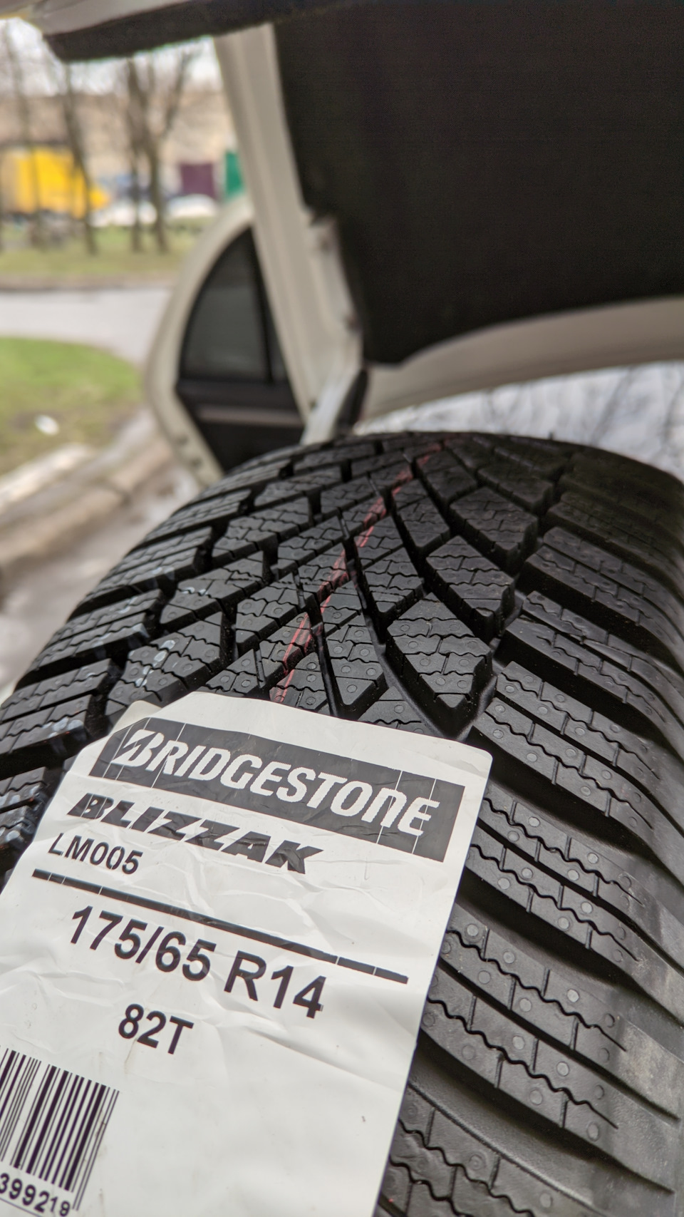7. Зимові шини Bridgestone Blizzak LM005 2